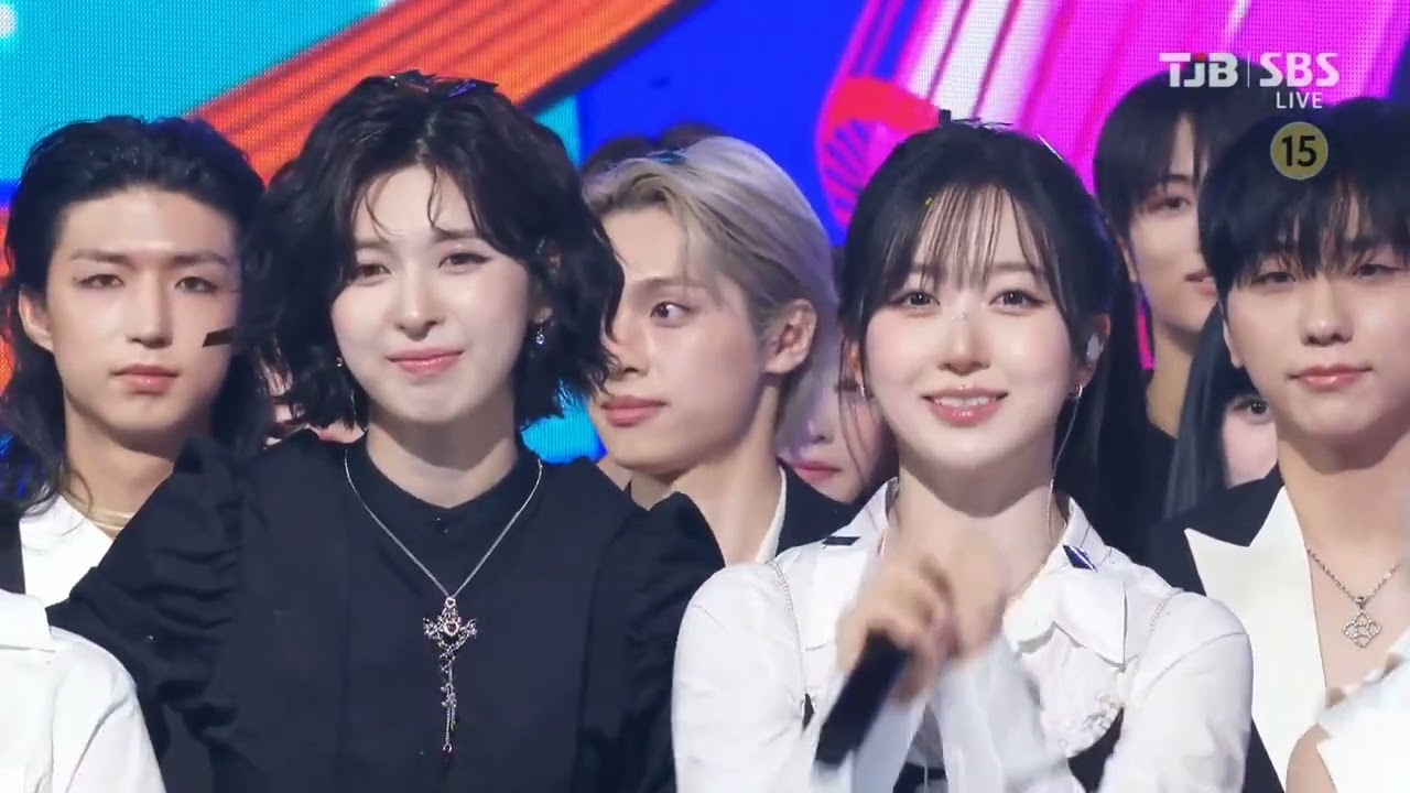 NMIXX Celebrates 5th Win with 'BLUE VALENTINE' on SBS Inkigayo 🏆