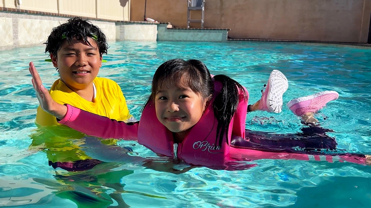 Eric Teaches Lily & Alexa to Swim 🏊‍♂️