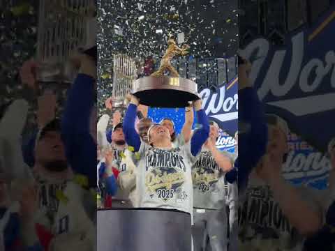 World Series MVP, Yoshinobu Yamamoto 💙🏆 (via @dodgers/TT)