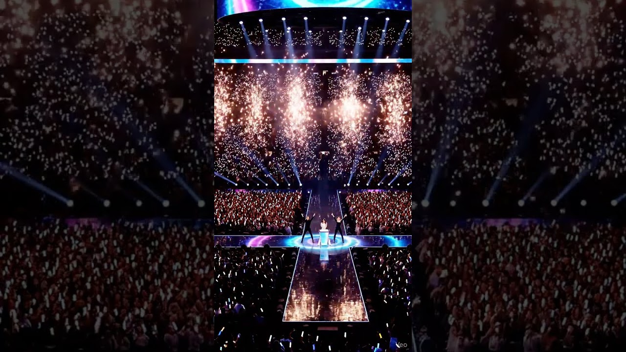 Neon Dream! ✨ Experience the Ultimate Concert Glow Up with DJ Vibe