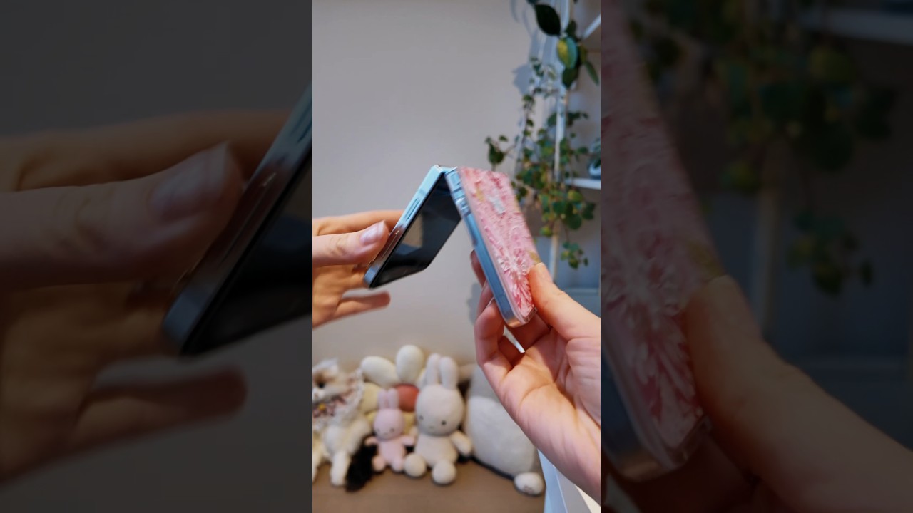 Remove a Stuck Samsung Z Flip 7 Case π±