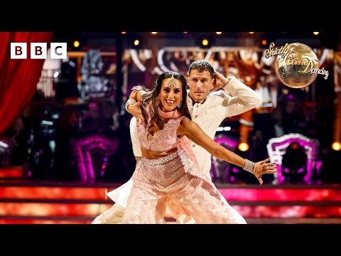 Punam & Gorka Couple's Choice to Bole Chudiyan from Kabhi Kushi Kabhie Gham ✨ - BBC