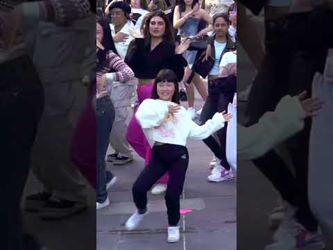 JISOO's 'Flower' Performance at Melbourne Kpop Dance Event