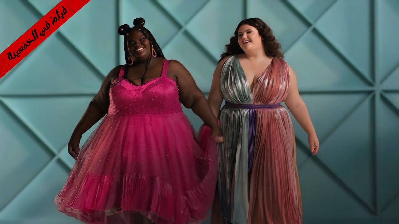 بنت تخينة تتحدى التنمر وتصمم فساتين رائعة لتعزيز ثقتها ✨