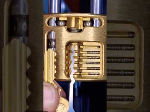 How to use a wave rake to open a padlock