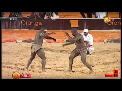 EUMEU SENE VS GRIS BORDEAUX - RETRO BANTAMBA - LES TEMPS FORTS DU COMBAT
