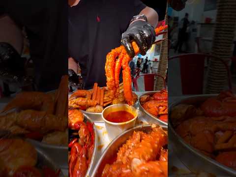 This spot sells AYCE KING CRAB LEGS FOR $35 in Las Vegas! #kingcrab #lasvegas #seafood
