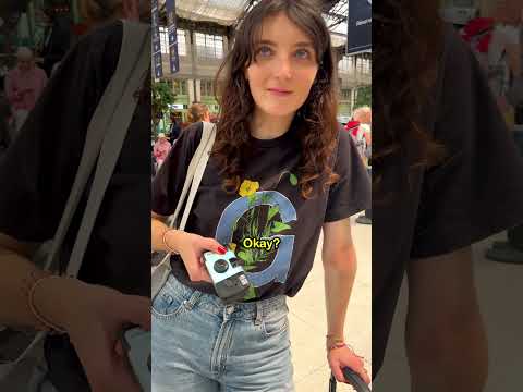 Giving disposable cameras to strangers #travel #couple #disposablecamera #lifeonfilm