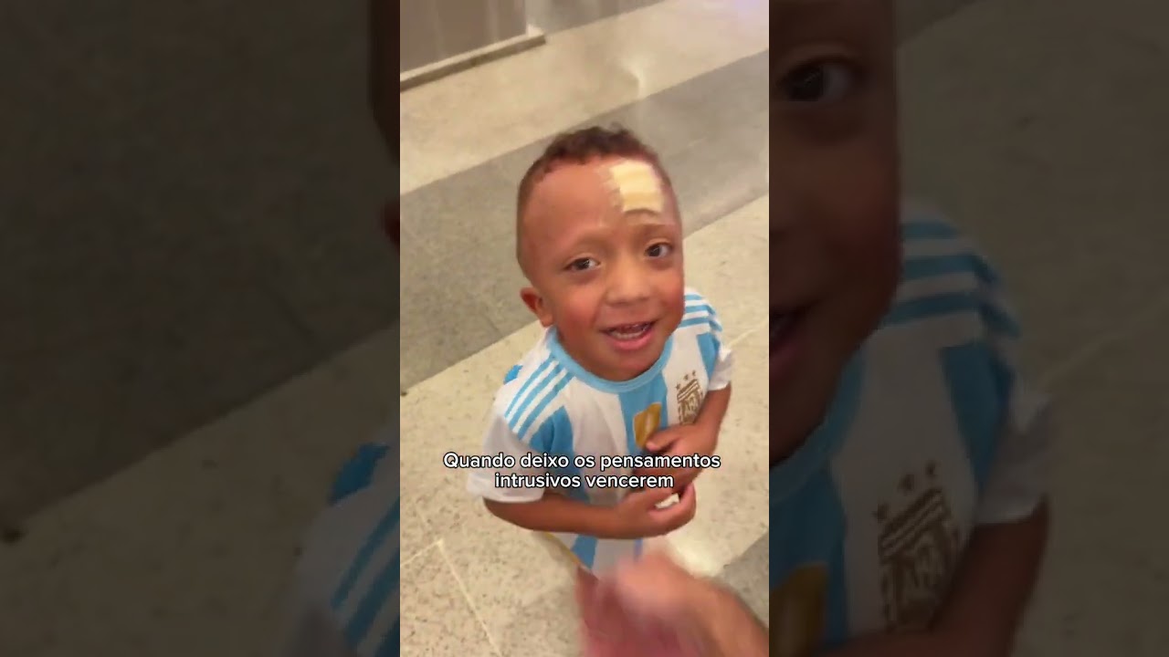 Lucas Rangel sentindo saudades dos filhos gêmeos