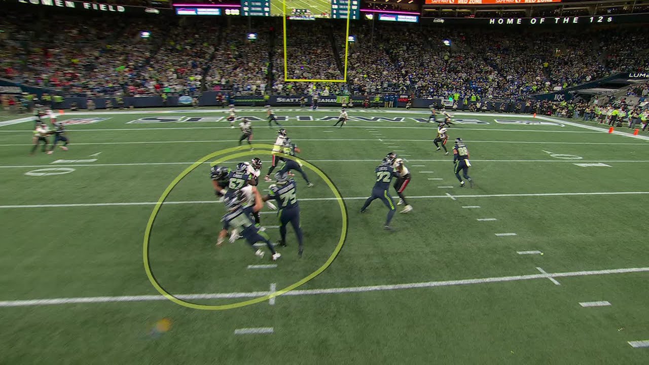 Darnold Connects with Smith-Njigba for Exciting Touchdown 🏈