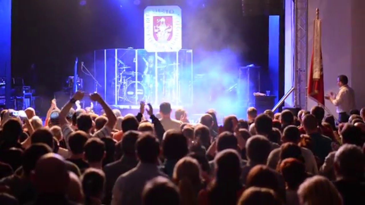 Lukáš Pavlík Stuns Audience with Solo Performance at Čechomor Concert 🎶