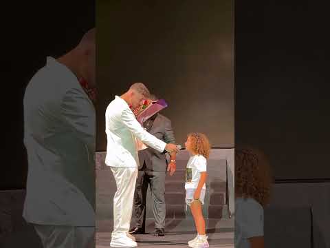 الشامي يغني دكتور مشان يفرح بنت 🥹♥️  #الشامي #ستوريات_الشامي #الشامي_جديد #دكتور