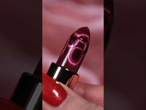 Essence Disney Alice in Wonderland colour-changing lip glow 01 Swirl & Twirl #essence #lipbalm