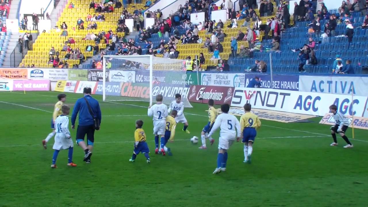 Teplice vs. Plzeň: Fotbálek během přestávky ⚽
