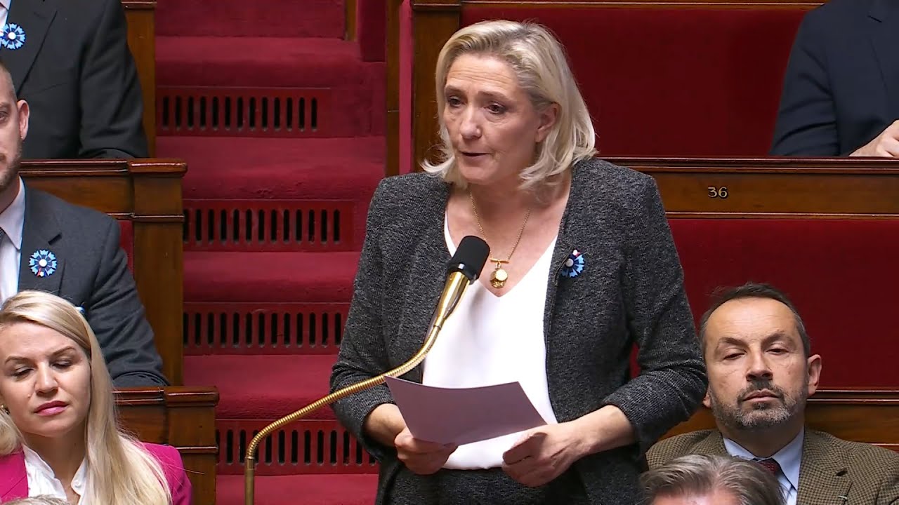 Marine Le Pen interpelle le Premier ministre sur la dénonciation de l’accord de 1968 avec l’Algérie