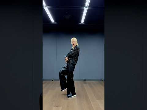 #Felix got good #KARMA #StrayKids #스트레이키즈 #필릭스 #CEREMONY #CEREMONYchallenge