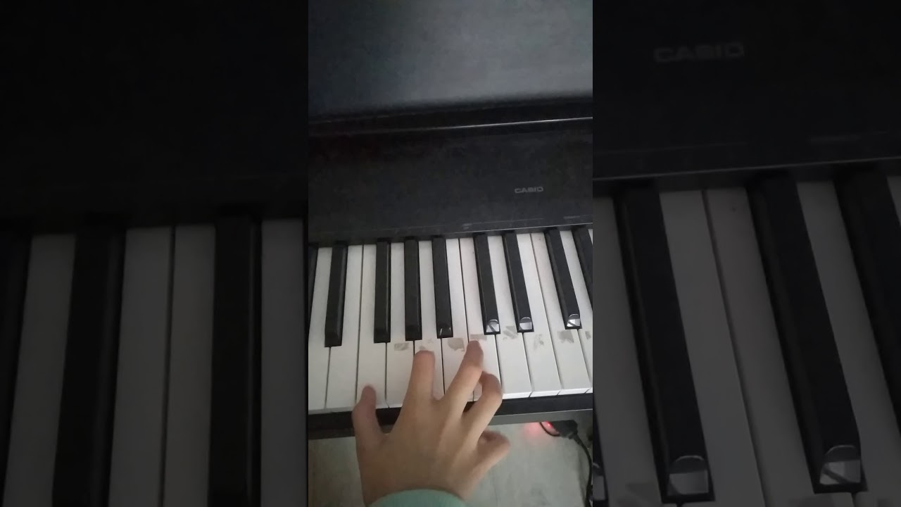 Разбор: 'Та была улыбка похожа на рай. Не судите'