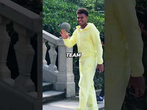 Why Modrić got new iPhones for the entire AC Milan squad.😳🤣