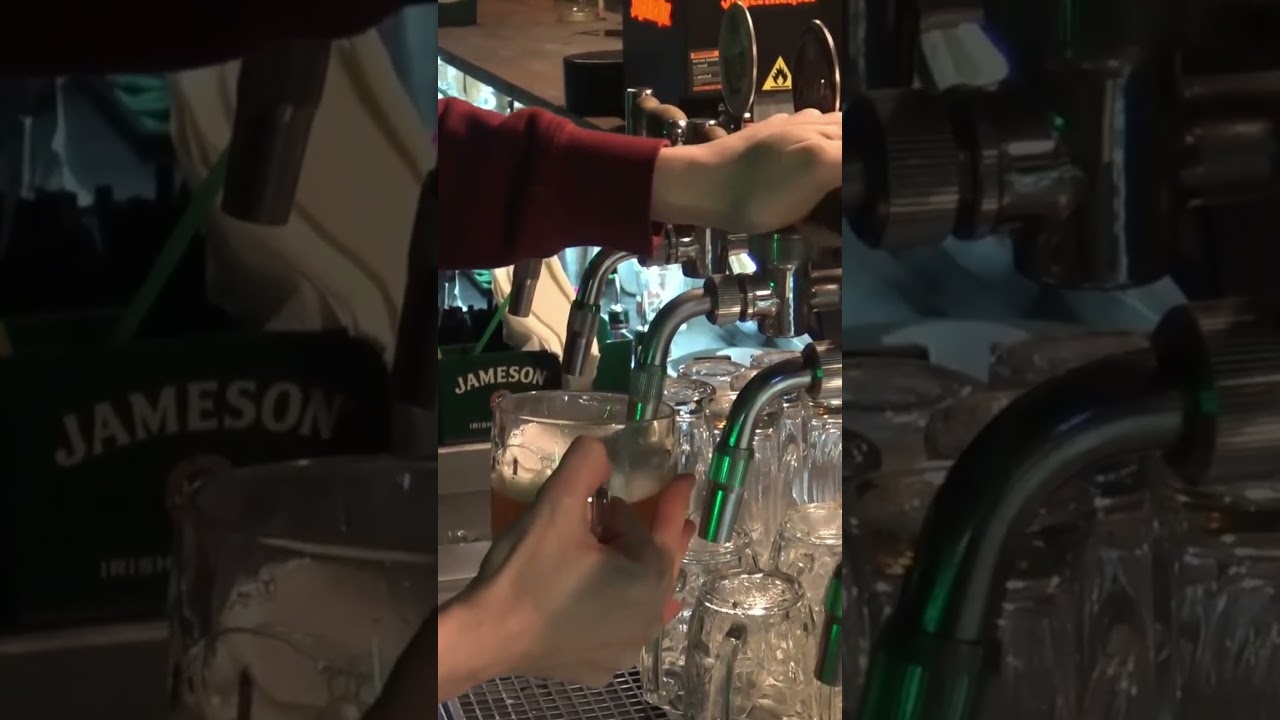 Prague Women Shine in Dynamic Night Scenes ✨