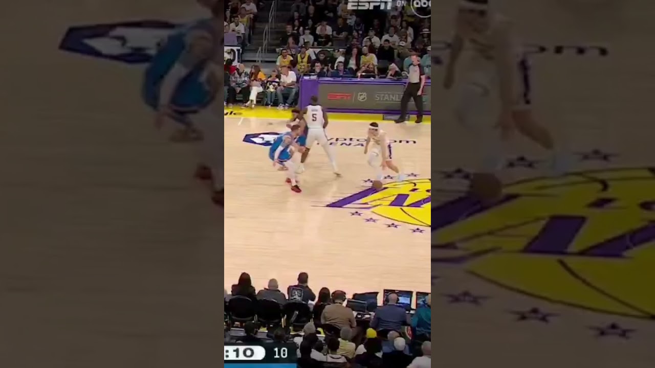 WHAT IS DEANDRE AYTON DOING?