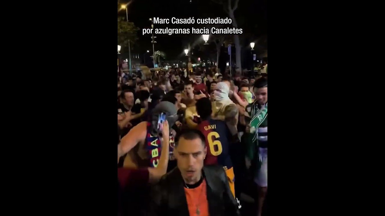 Marc Casadó Celebrates La Liga Victory with FC Barcelona Fans 🎉