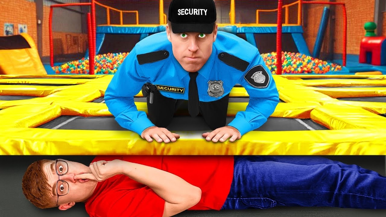 Μπήκαμε Κρυφά σε Πάρκο Τραμπολίνων! 🔥