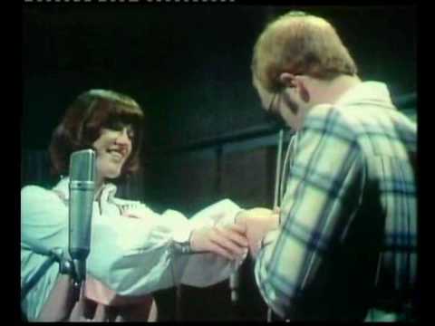 Elton John & Kiki Dee - Don't Go Breaking My Heart