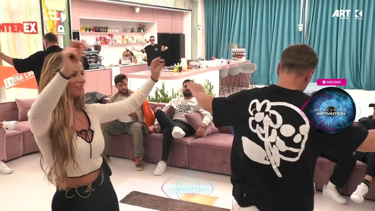 Adri sjell energji me këngën e tij, banorët kërcejnë 🎶