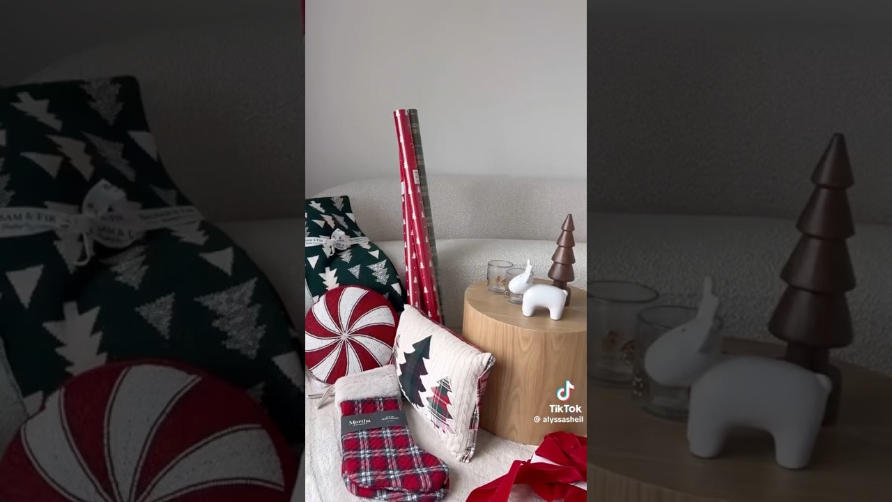 Christmas decor shopping!!🎄 | WEEKLY SHORT #136 {#shorts #christmas #xmas}⁠