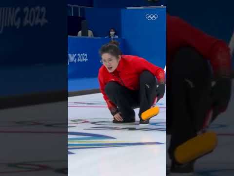 It's Monday, start your day right by experiencing the joy of curling. 🔊🥌