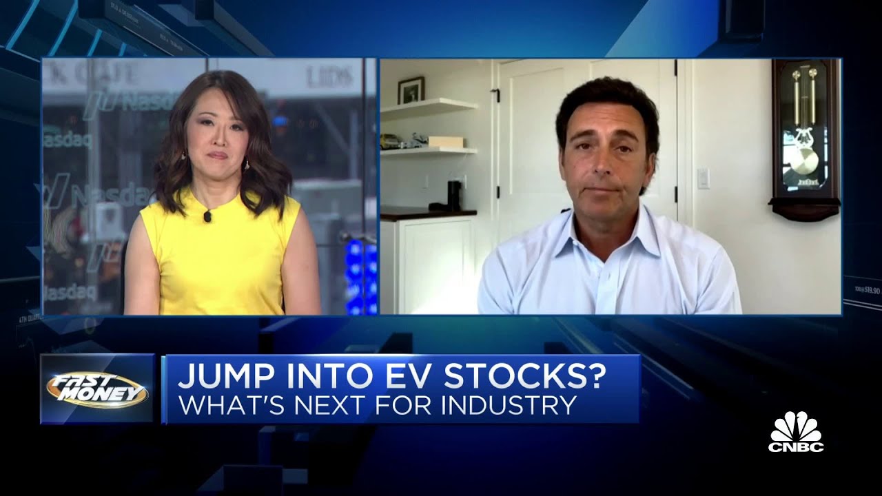 Ex-Ford CEO: Auto Demand Will Stay Strong in Recession ๐