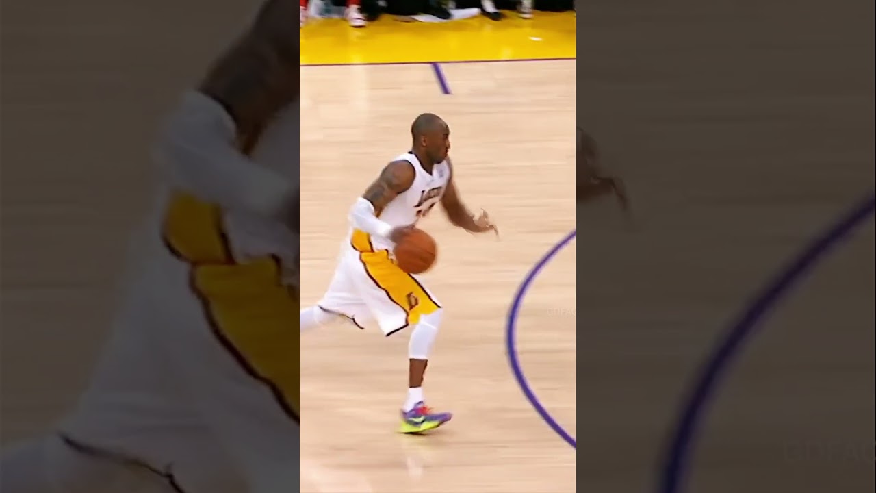 Kobe Bryant Dominates the Entire Bulls Squad! 😲