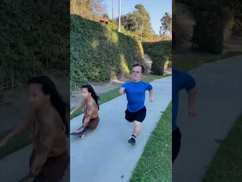 Dwarf Races Women With No Legs 😳