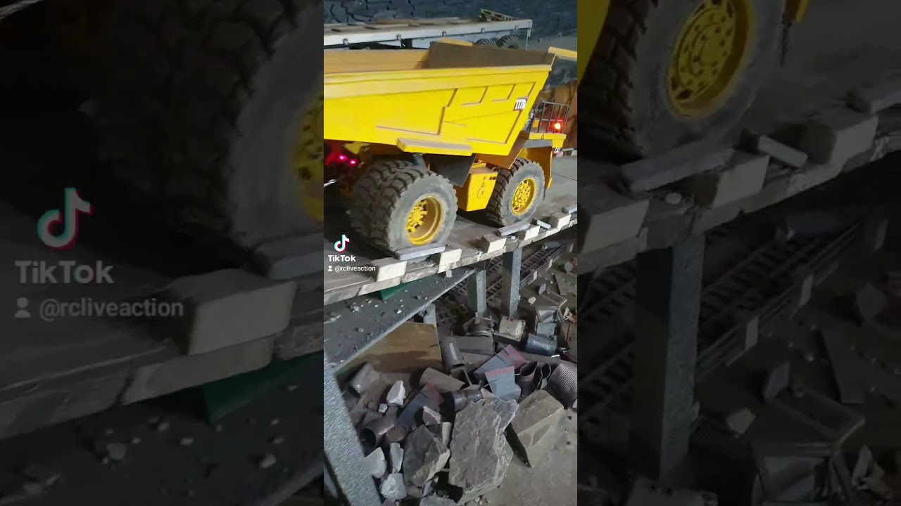 Big Rigs Rescue 60-ton Track Dozer with CAT 777D