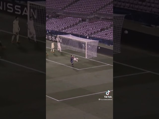 Griezmann misses incredible goal opportunity