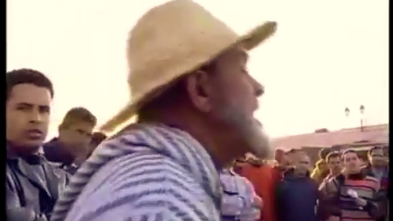 Découvrez le Conteur de Siras à Djemaa el Fna, Marrakech 🎤