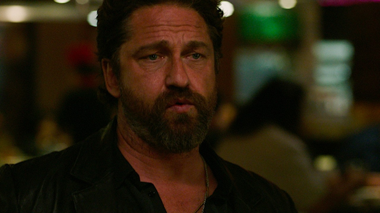 Intense Restaurant Scene from Den of Thieves (2018) 🎥 | Gerard Butler Action Clip in 4K