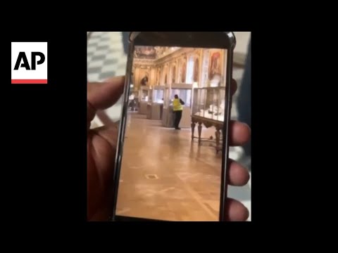 France broadcaster obtains video it says show the Louvre Museum robbery