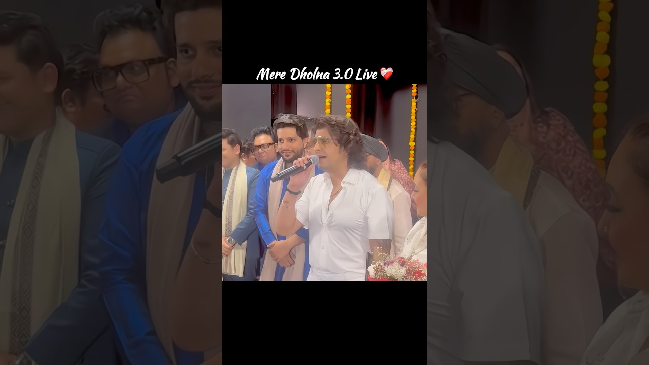 Sonu Nigam’s magical rendition of Mere Dholna live—pure musical bliss! #legned #sonunigam #live