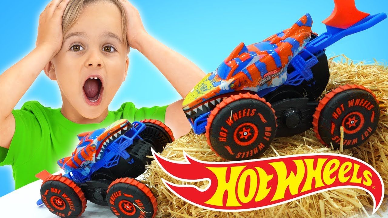 Sharks vs Dinos Hot Wheels Monster Truck Battle 🦈🦖