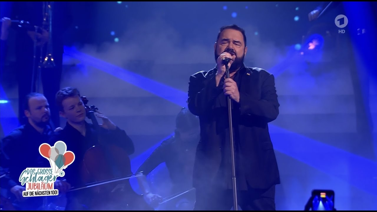 Alphaville's 'Forever Young' Orchestral Performance 🎶