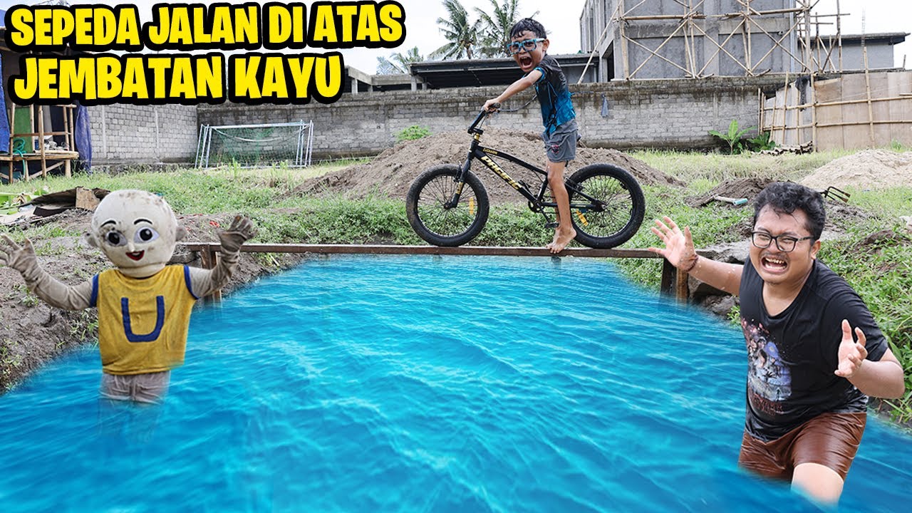 Bocil Lewati Jembatan Kayu Naik Sepeda 🚲