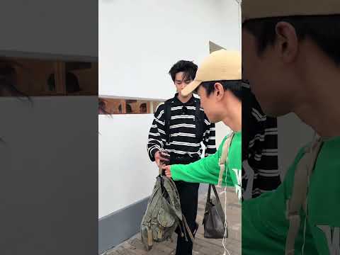 Kechun was recognized by someone on the streets of Hong Kong. #kechun #柯淳 #cdrama