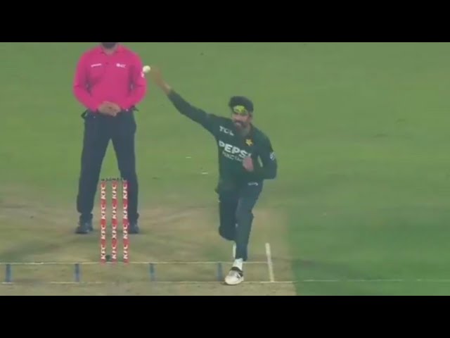 Usman Tariq's Exciting Bowling Debut for Pakistan vs South Africa | 3 Wickets Highlights ๐