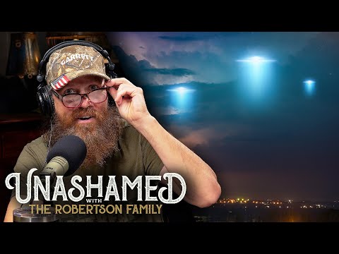 Jase & Al Investigate the Mysterious Lights Hovering Over Zach’s Place | 1096