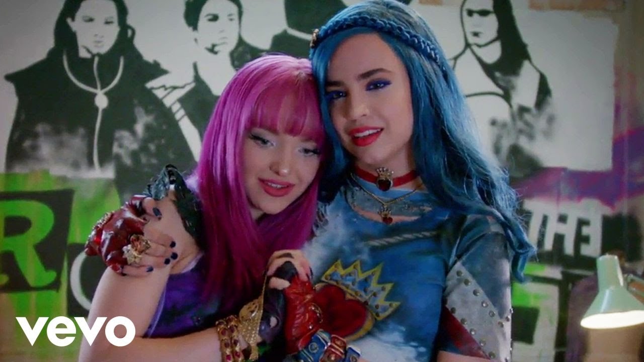 Dove Cameron & Sofia Carson - Space Between (Descendants 2) ๐ถ