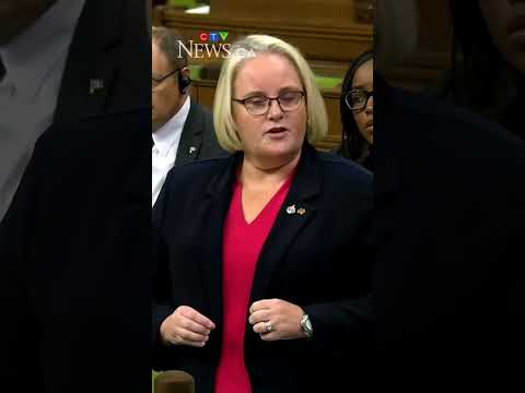 Ottawa backtracks on new Remembrance Day wreath policy