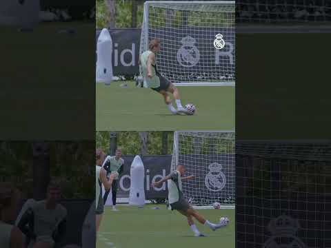 ✨ Pick your golazo, #Madridistas! ✨👆 #Modric 👇 #Ceballos #FIFACWC