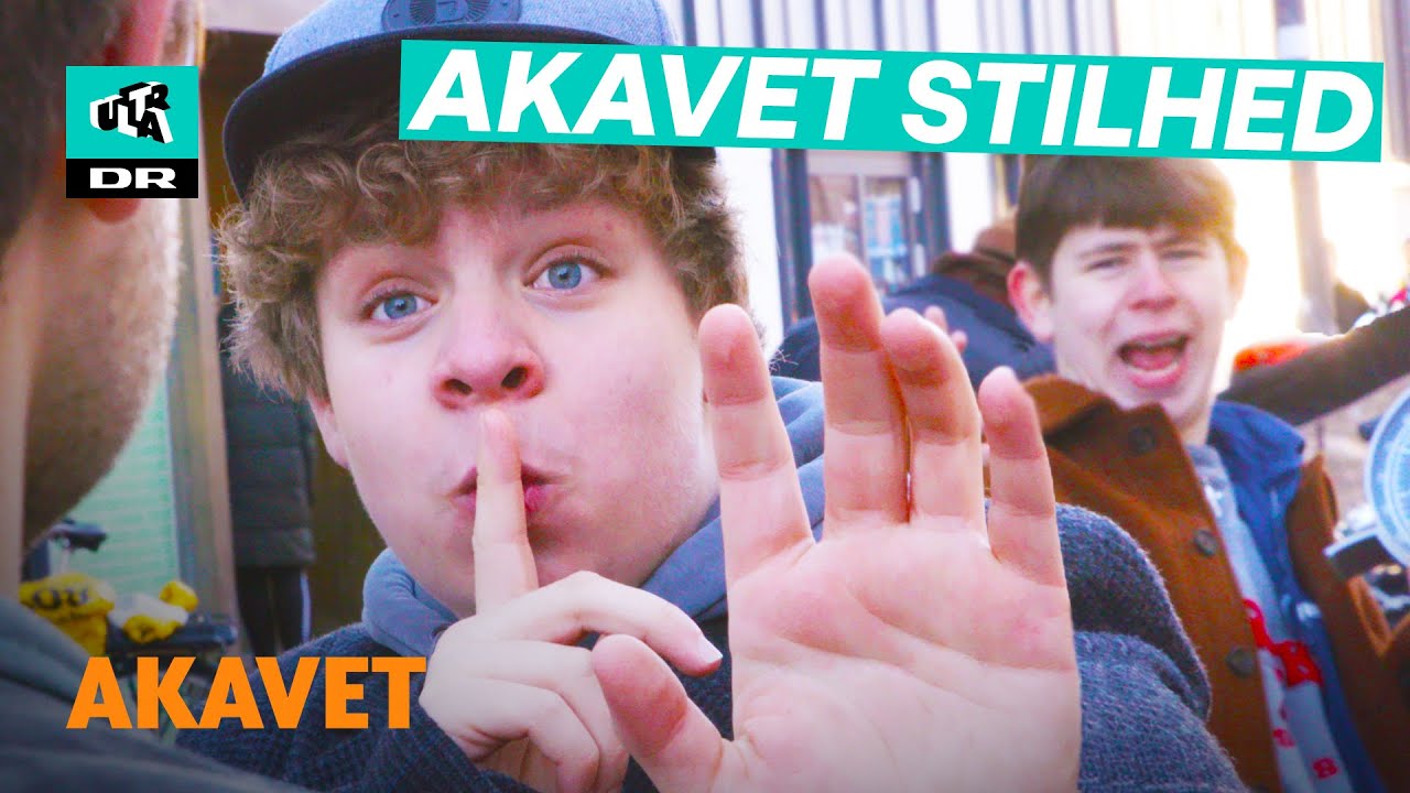 AKAVET Opfører Sig Underligt foran Fremmede! | Akavet