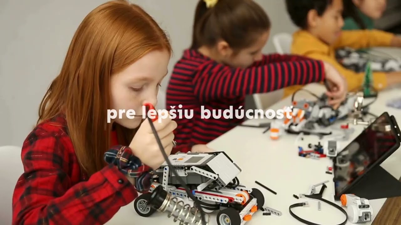 4 Foxconn Slovakia: Inovatívna Elektrotechnika a Tímová Výnimočnosť